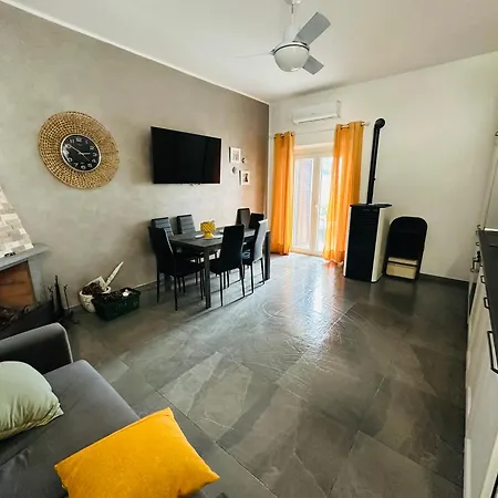- - House 1 Holiday home *